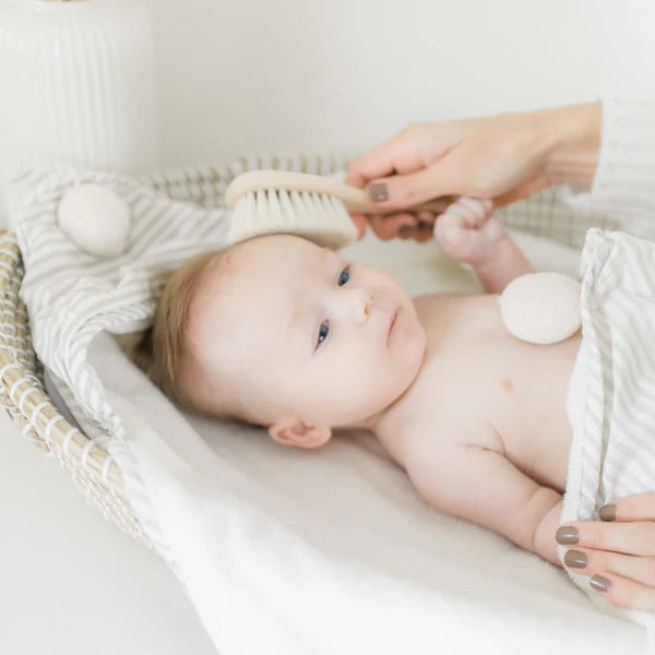 Ali+Oli Newborn Hairbrush